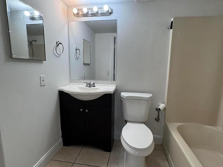3610 N 56th Ave #210 — Photo 11