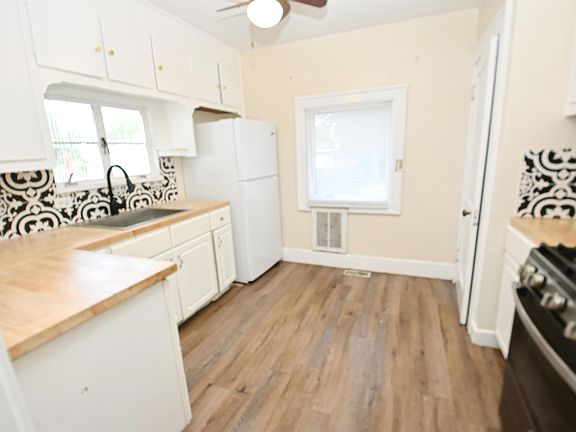 5th image of 905 Altgeld St