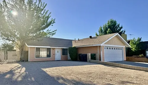 44605 Gillan Ave Photo 1
