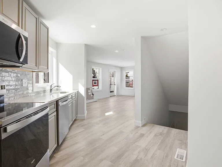 23 Blake St #2 — Photo 9