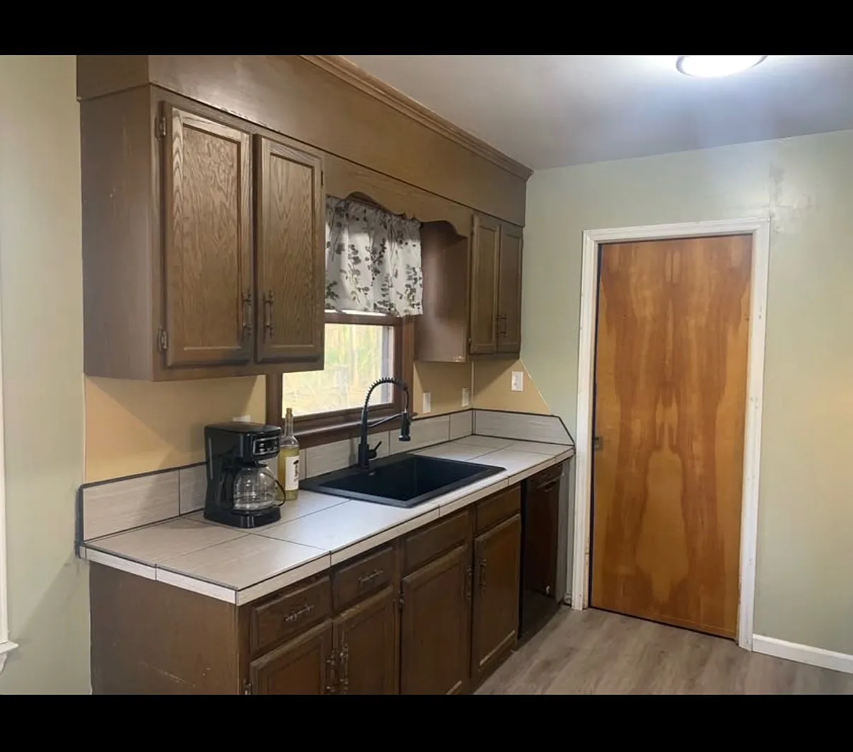 3 bed, 1008 sqft, $1,650 — Photo 2