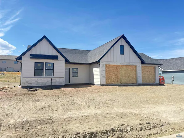 4425 Augusta Dr, Rapid City, SD 57703