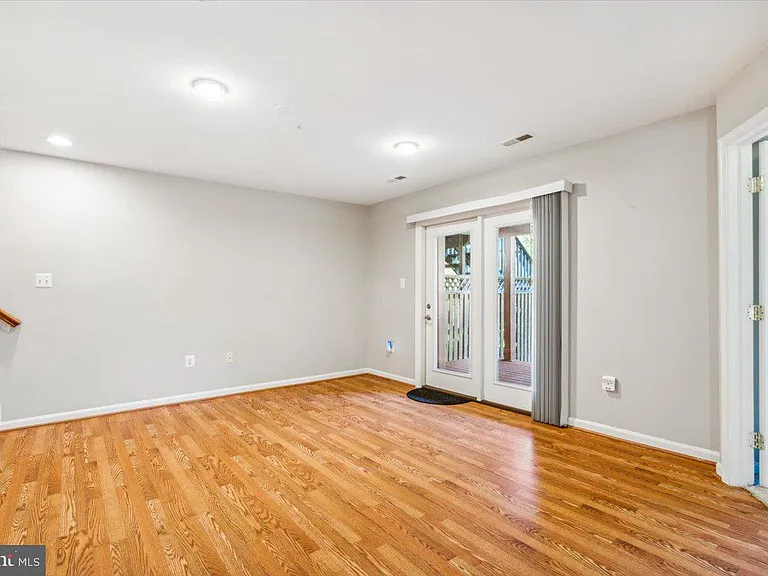 2442 Rippling Brook Rd — Photo 30