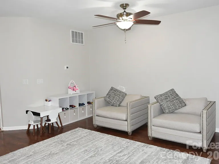 6985 Honey Tree Ln — Photo 3