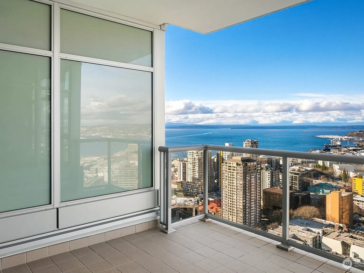 2 bed, 1006 sqft, $4,800 — Photo 4