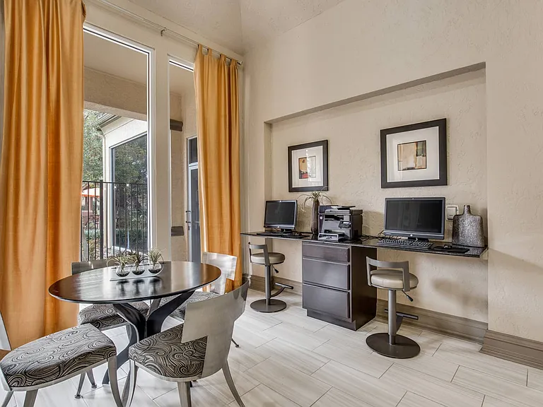 Lakeline Villas — Photo 33