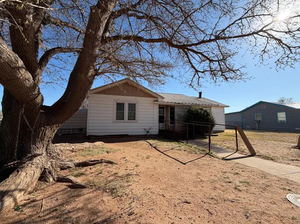 912 Bell Ave, Turkey, TX 79261