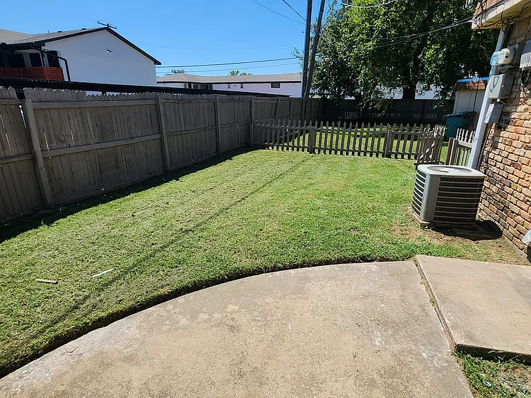 1907 W Shields Dr — Photo 11