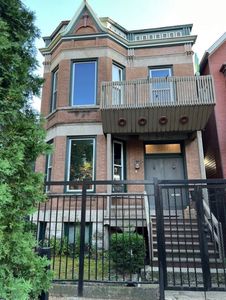 1123 W Addison St, Chicago, IL, 60613