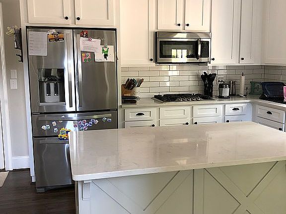 5th image of 2151 Roos Pl NE
