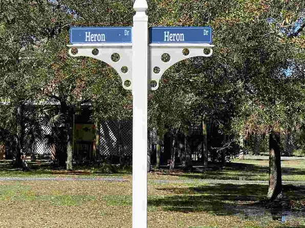 9 Heron Dr, Panacea, FL 32346