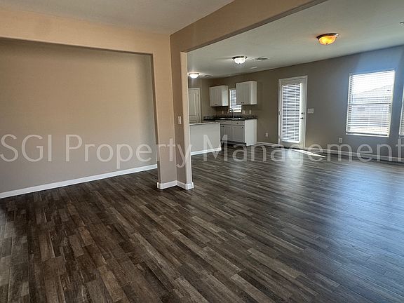 4th image of 111 E Impala Pl