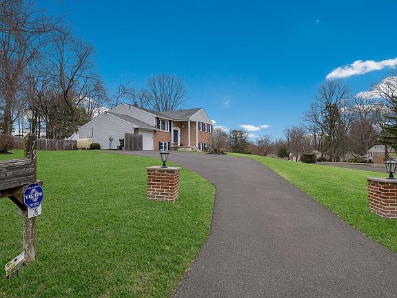 2nd image of 79 W Buttonwood Dr