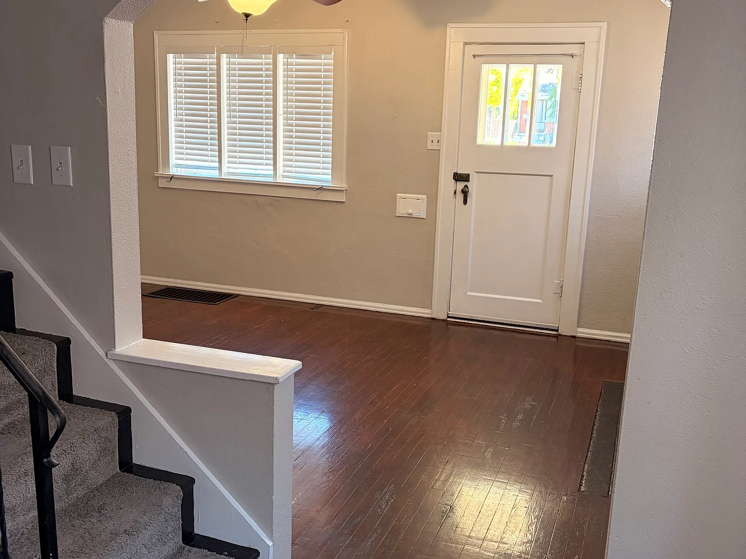 2 bed, $1,100 — Photo 2