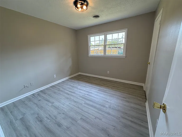 113 Lori St — Photo 26
