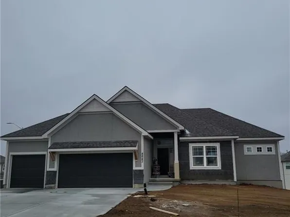 4843 NE 90th St, Kansas City, MO 64156