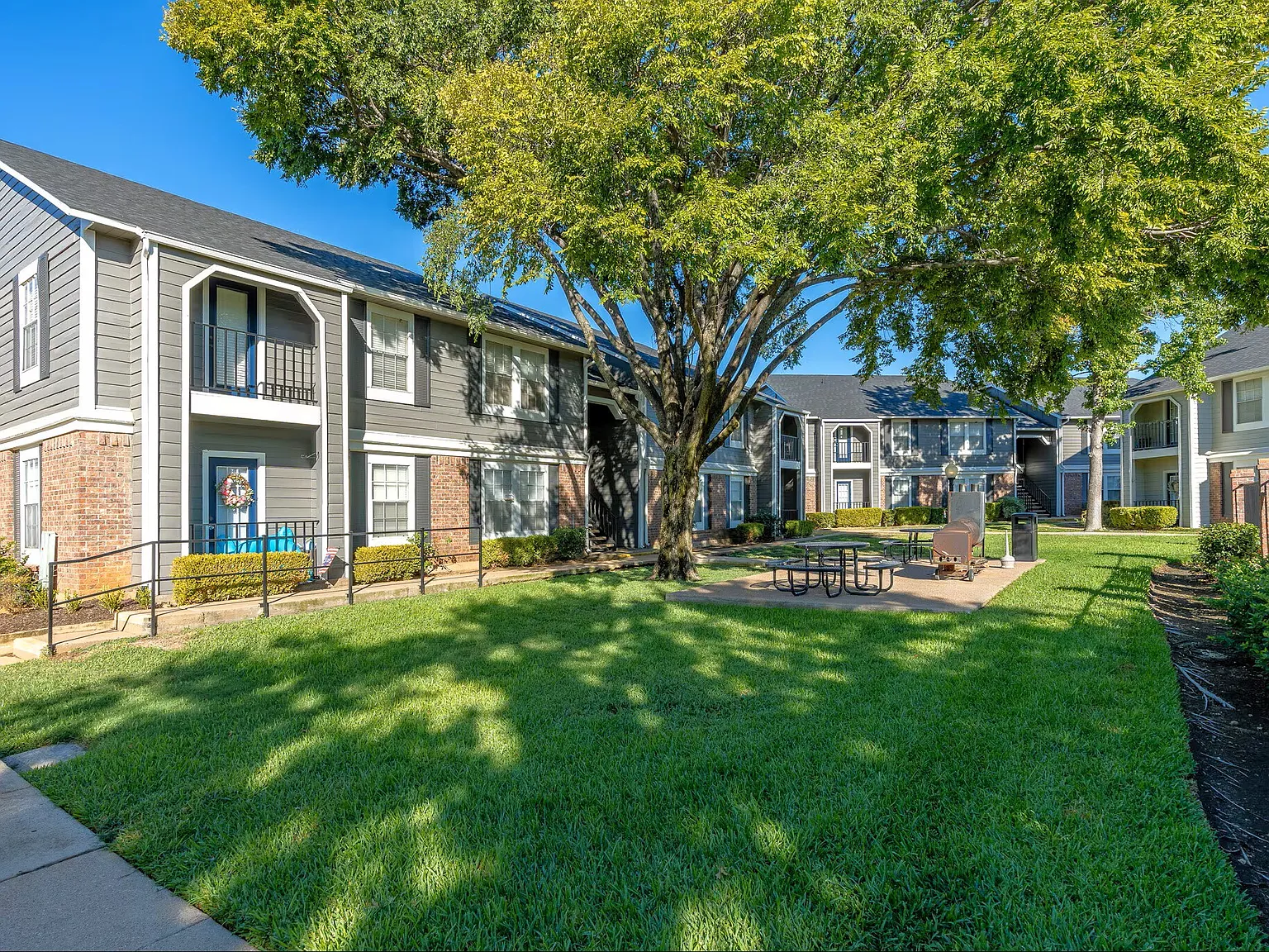 Arbors of Burleson — Photo 1