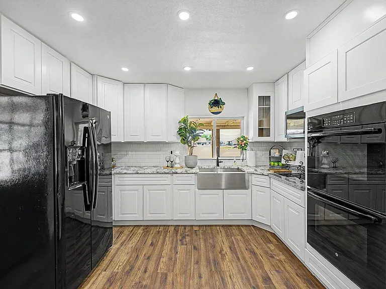 5133 W McNeil St — Photo 8