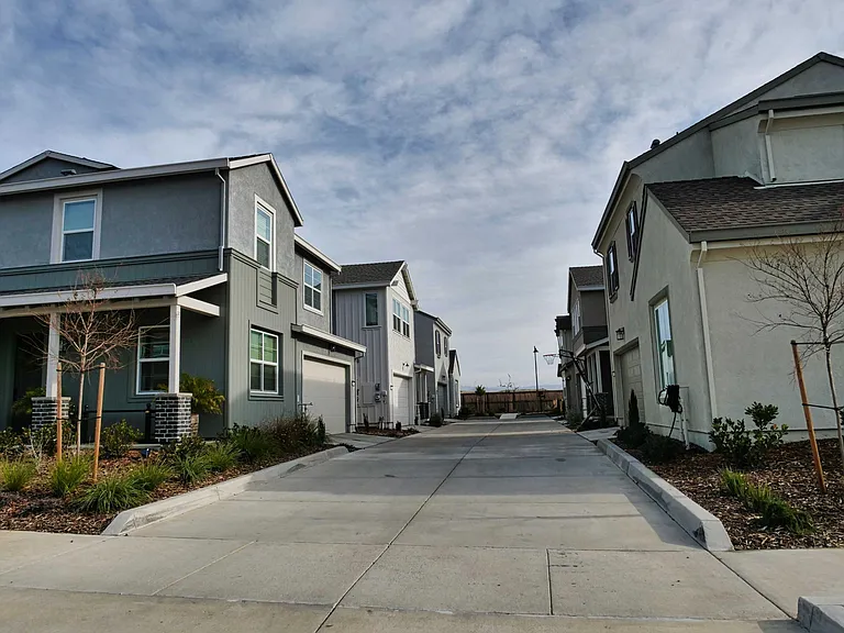3200 Sunny Gate Ln — Photo 28