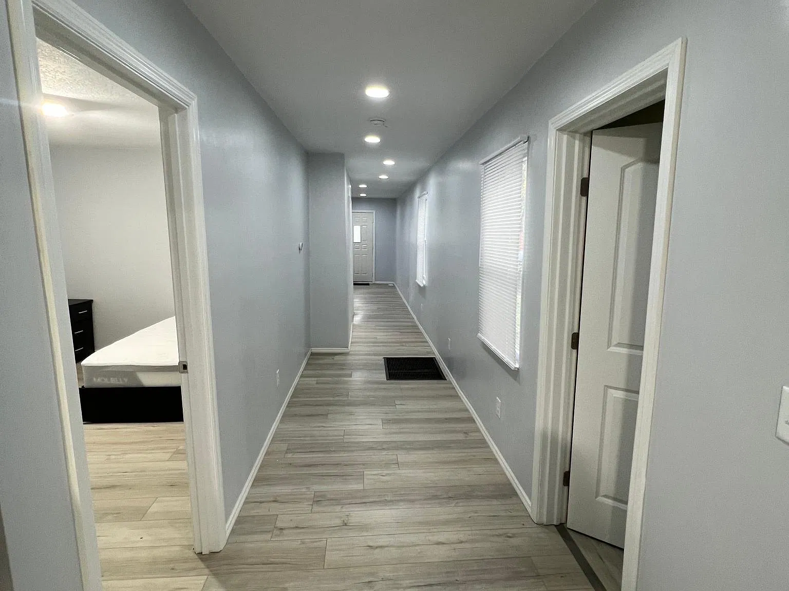 3 bed, 1004 sqft, $1,900 — Photo 4