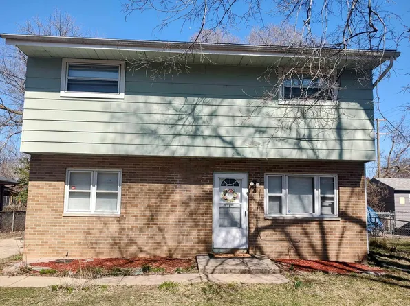 318 Fitch Rd, Rockford, IL 61109