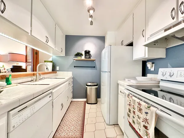 244 S La Fayette Park Pl APT 204, Los Angeles, CA 90057