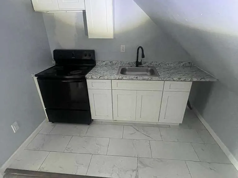 270 Schley St #3F — Photo 3