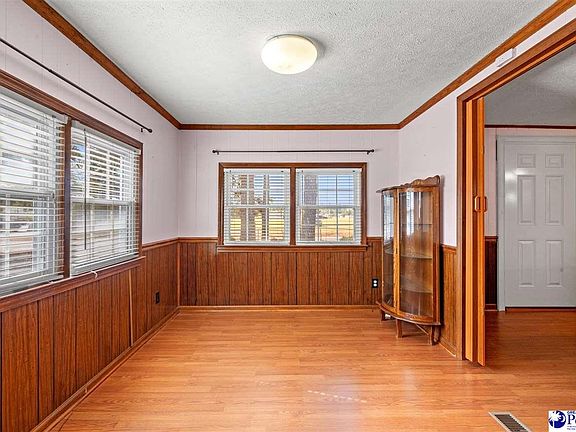 4th image of 4422 Grady Rd