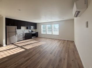 337 SE Fir Villa Rd, Dallas, OR 97338