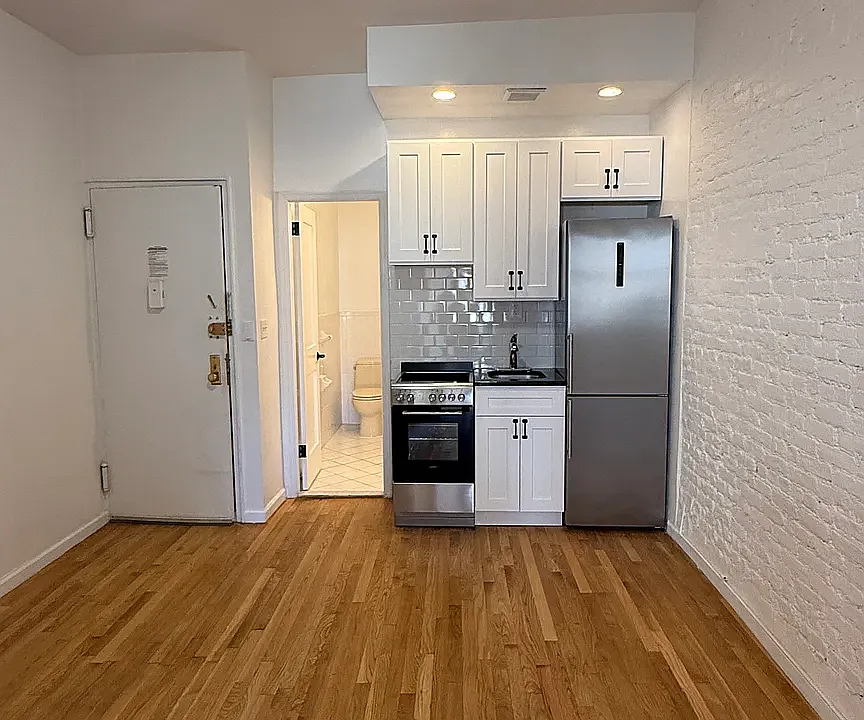 428 E 89th St #3D