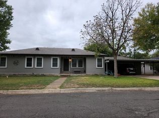 705 Lee St, Kerrville, TX 78028
