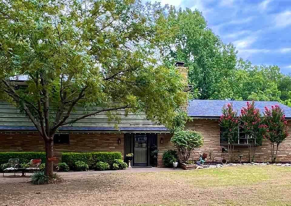 1st image of 309 Wildwood Ln
