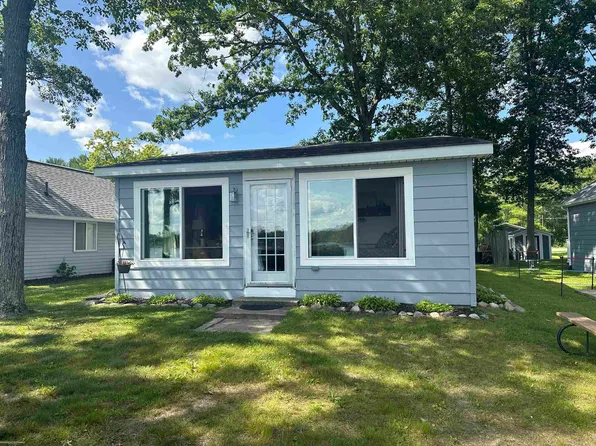 8569 Kokosing Rd, Hale, MI 48739