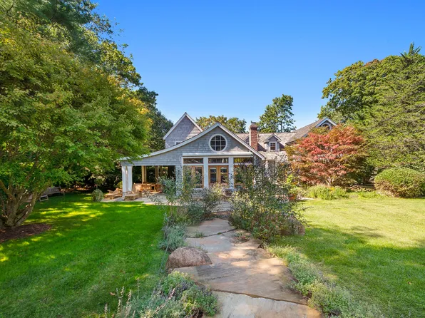 12 Spinner Ln, East Hampton, NY 11937