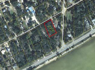 24 Live Oak St, Freeport, FL 32439