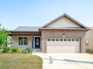 250 Azalea Dr, Oak Grove, KY 42262