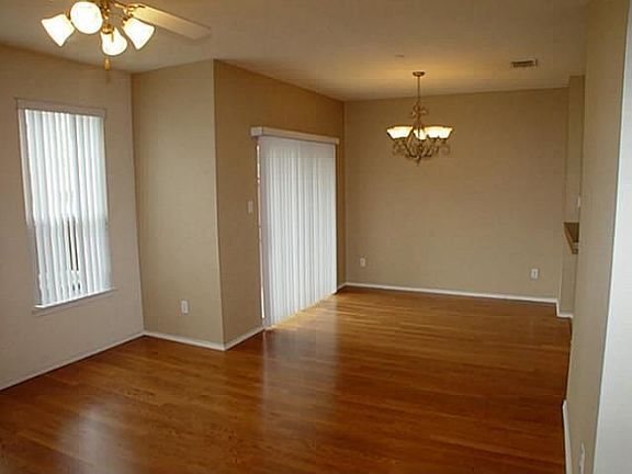 3rd image of 2904 Muirfield Dr