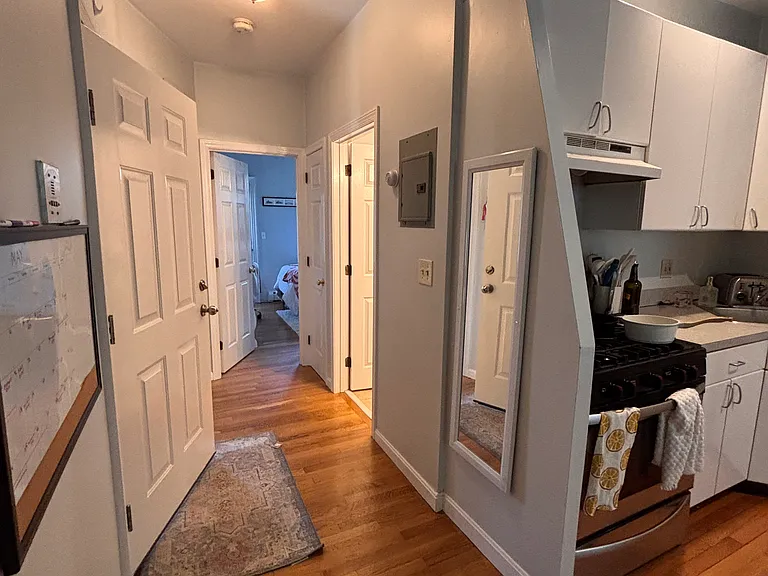 180 Bolton St — Photo 9