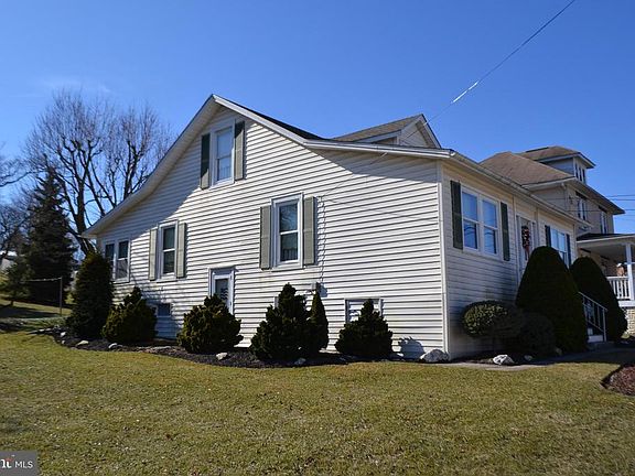 2nd image of 115 N Constitiution Ave