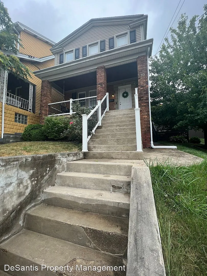 93 Westwood St photo 1