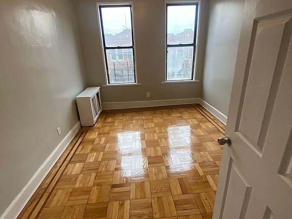2nd image of 1043 Manor Ave #3