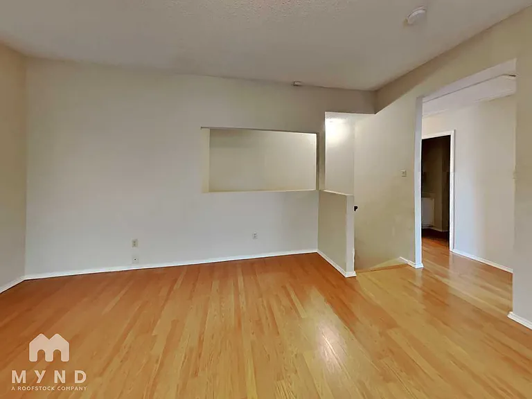 3205 Meadowview Dr — Photo 12