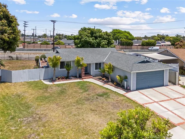 16052 Davis Ln, Huntington Beach, CA 92649