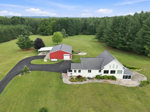8099 Greenwood Rd, Gladwin, MI 48624