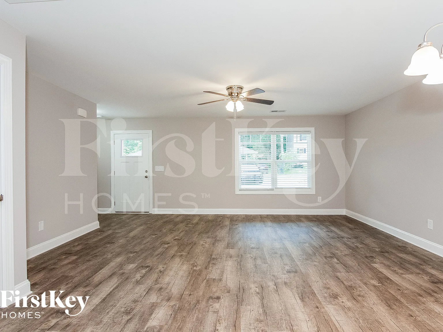 3 bed, 2.5 bath, 1340 sqft, $2,070 — Photo 3