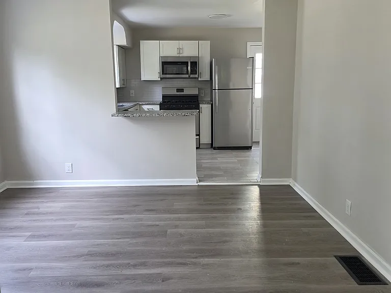 6253 Sturdy Ave — Photo 32