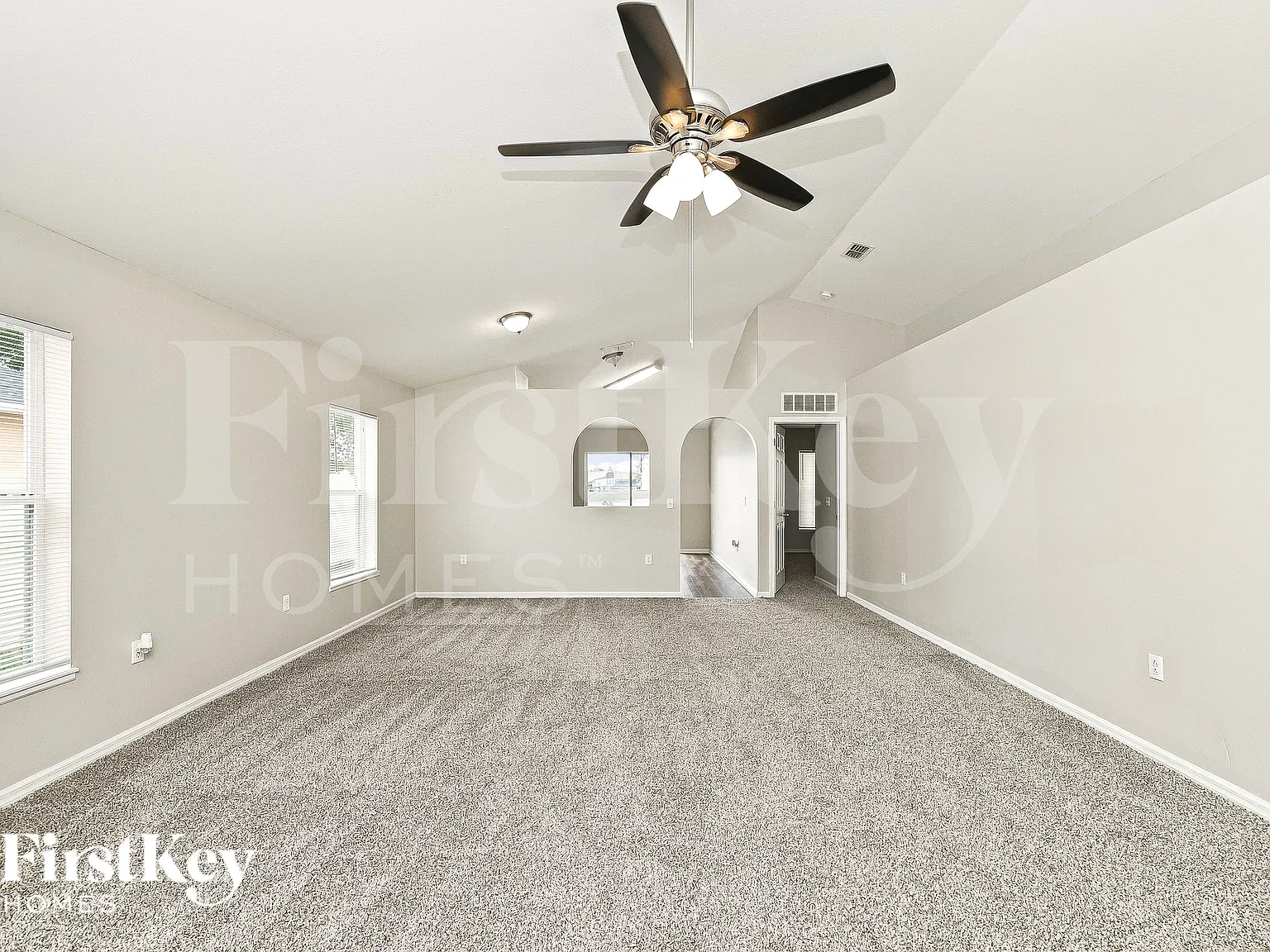 3 bed, 2.0 bath, 1414 sqft, $1,940 — Photo 3