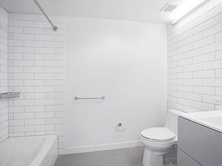 400 W 113th St #1204 — Photo 4
