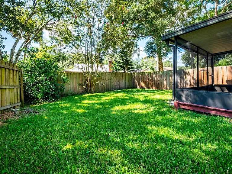 1016 Assisi Ln — Photo 12