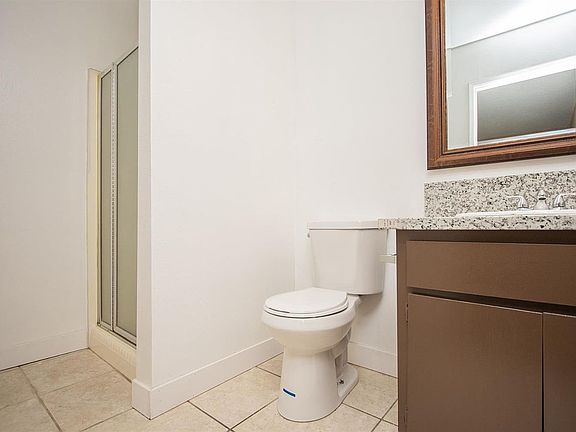 4th image of 290 E Linwood Ave
